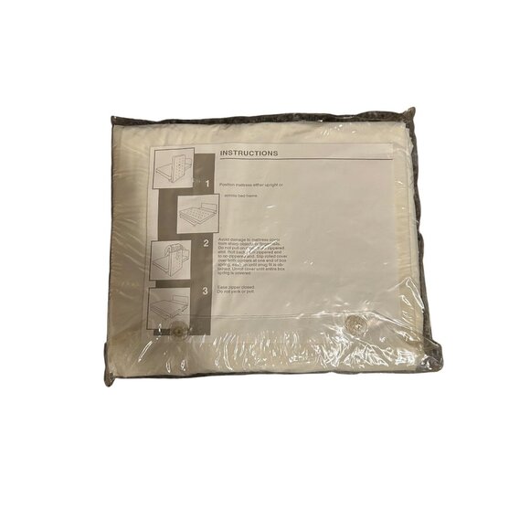 Clean Living Antibacterial Treated Vinyl Zippered Mattress Cover Fits Twin Size - Picture 3 of 3